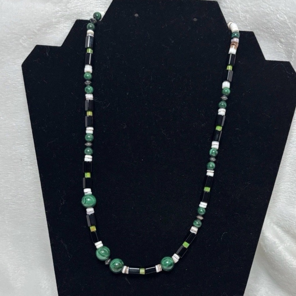 Running Bear Navajo Sterling Gemstone Jade 925 Silver Necklace